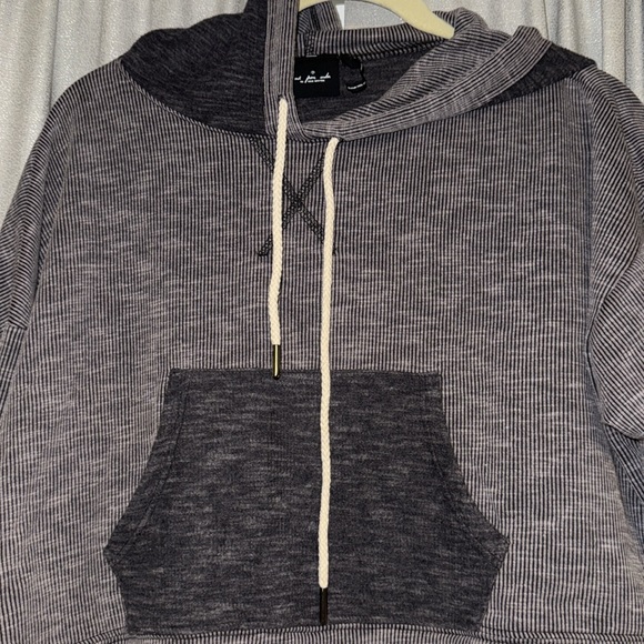 Out From Under by Urban Outfitters Shirt Hoodie. - Picture 2 of 4